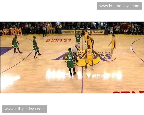 红蓝战袍的宿命对决：曼联与莫陆军的恩怨情仇